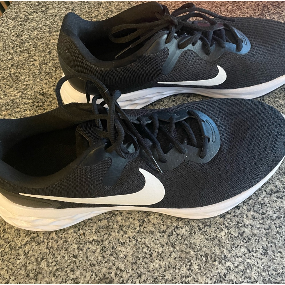 Men’s Nike size 13 running sneakers